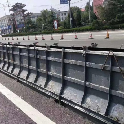 道路中央隔离带防撞墙钢模具 防撞墙钢模具 水泥现浇防撞墙模板